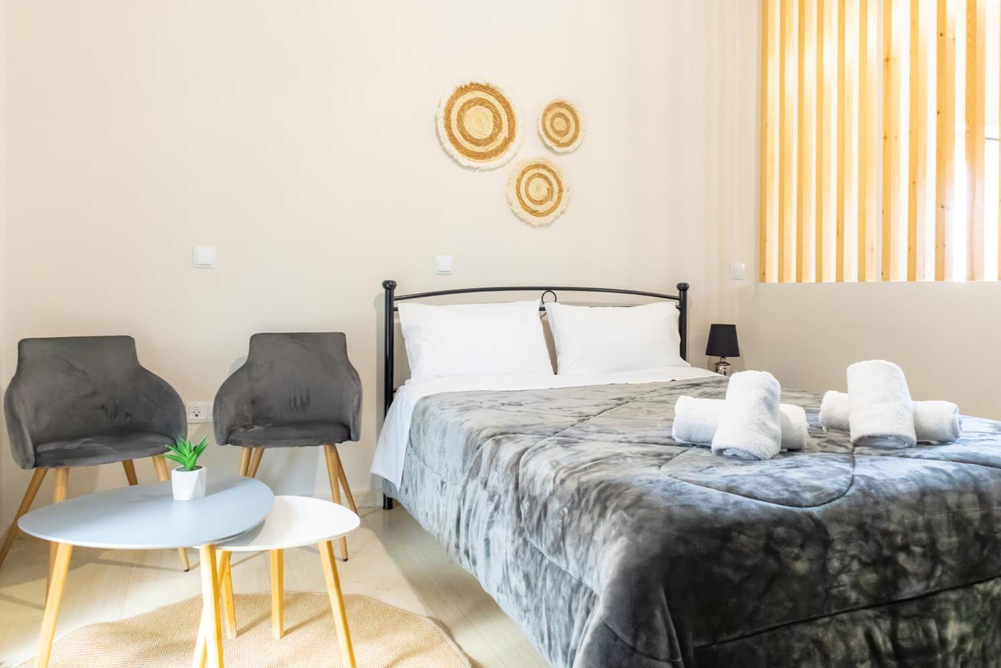 P&K Luxury Apartments 3 Kalamata Exterior photo